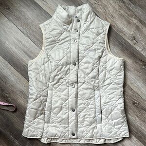 Columbia vest size extra large, puffer ivory colored Athleisure winter